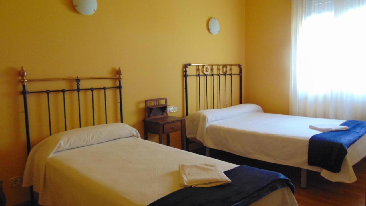 Iacobus Hotell Castrojeriz Exteriör bild