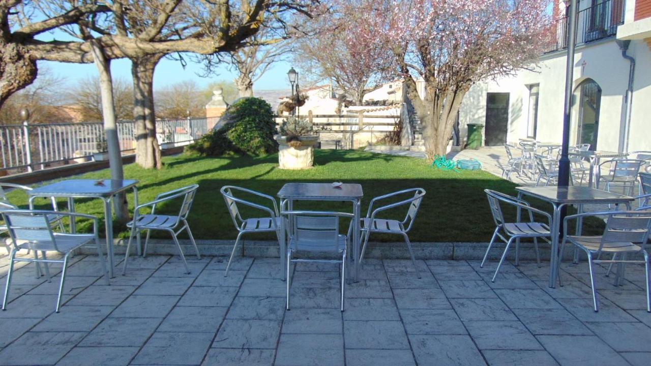 Iacobus Hotell Castrojeriz Exteriör bild
